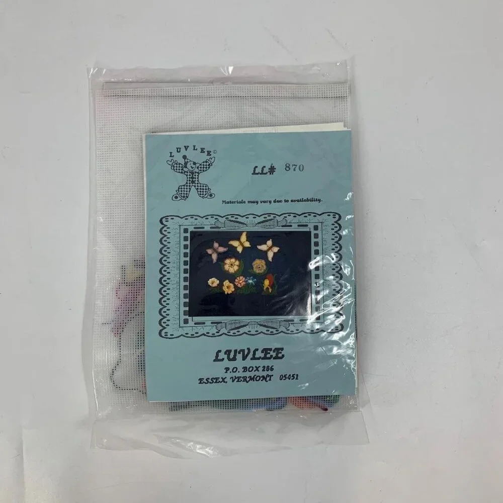 Luvlee‎ #870 Floral Butterflies Flowers Cross Stitch Wall Hanging